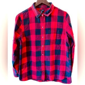 Gap flannel boyfriend fit shirt, size M, color Red and Blue.